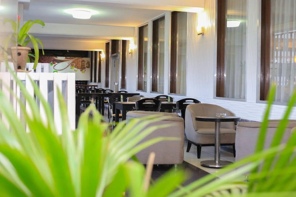 Apparthotel Ivotel Abidjan Exterior photo